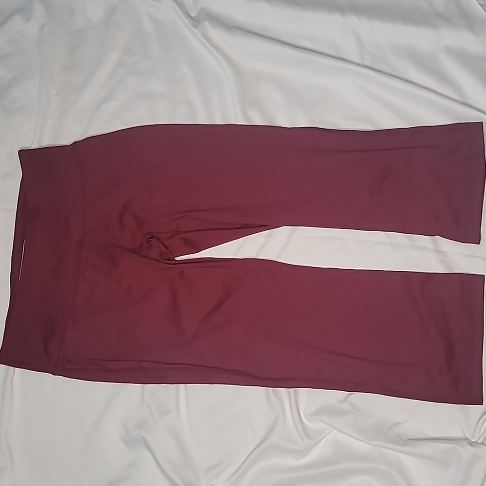 maroon Capri Legging